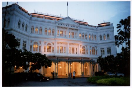 Het beroemde Raffles Hotel in Singapore. (Singapore - 2002)